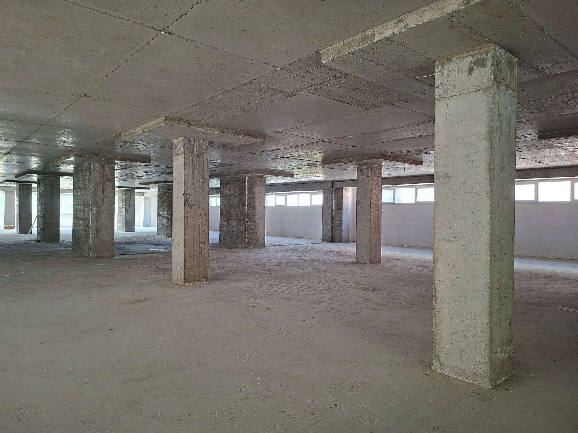 Deloven prostor 2000m2 Karpos ul.Skupi