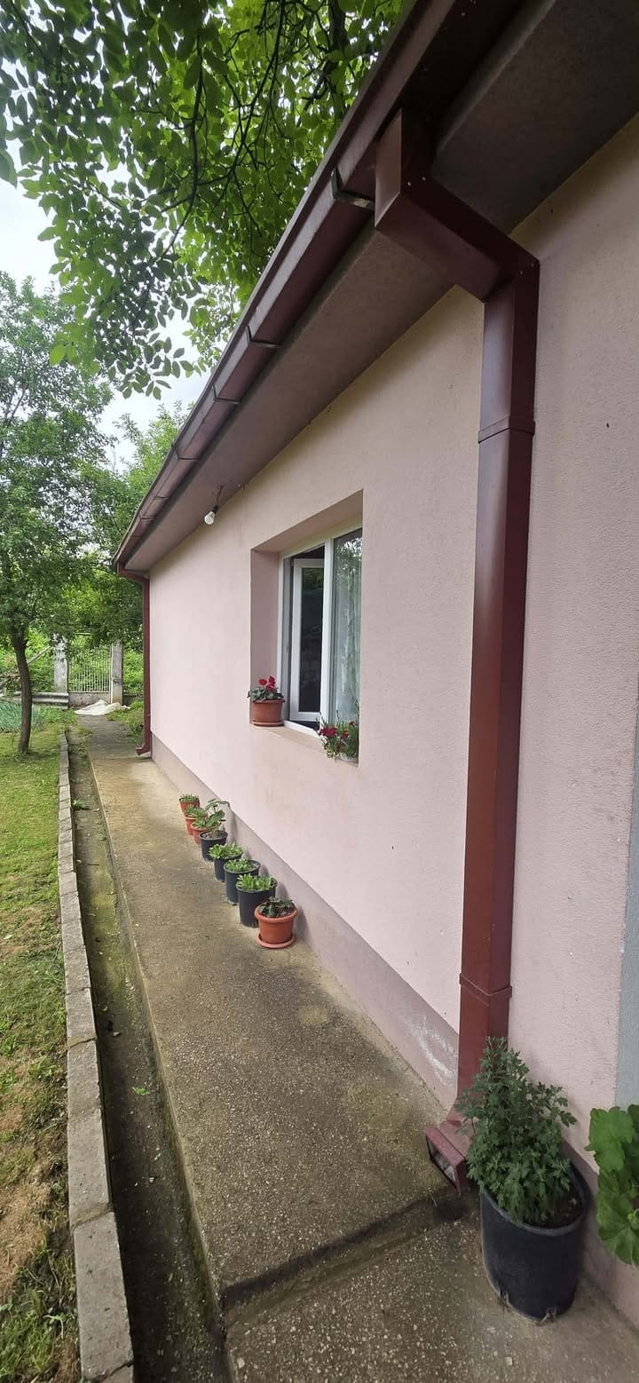 Куќа со голем двор во Драчево, Скопје (66м² + 840м²)