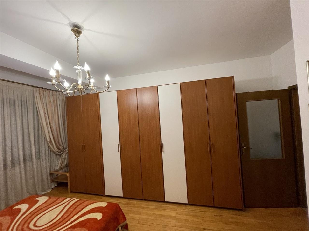 3-соба стан во Центар, приземје со двор, 85м²