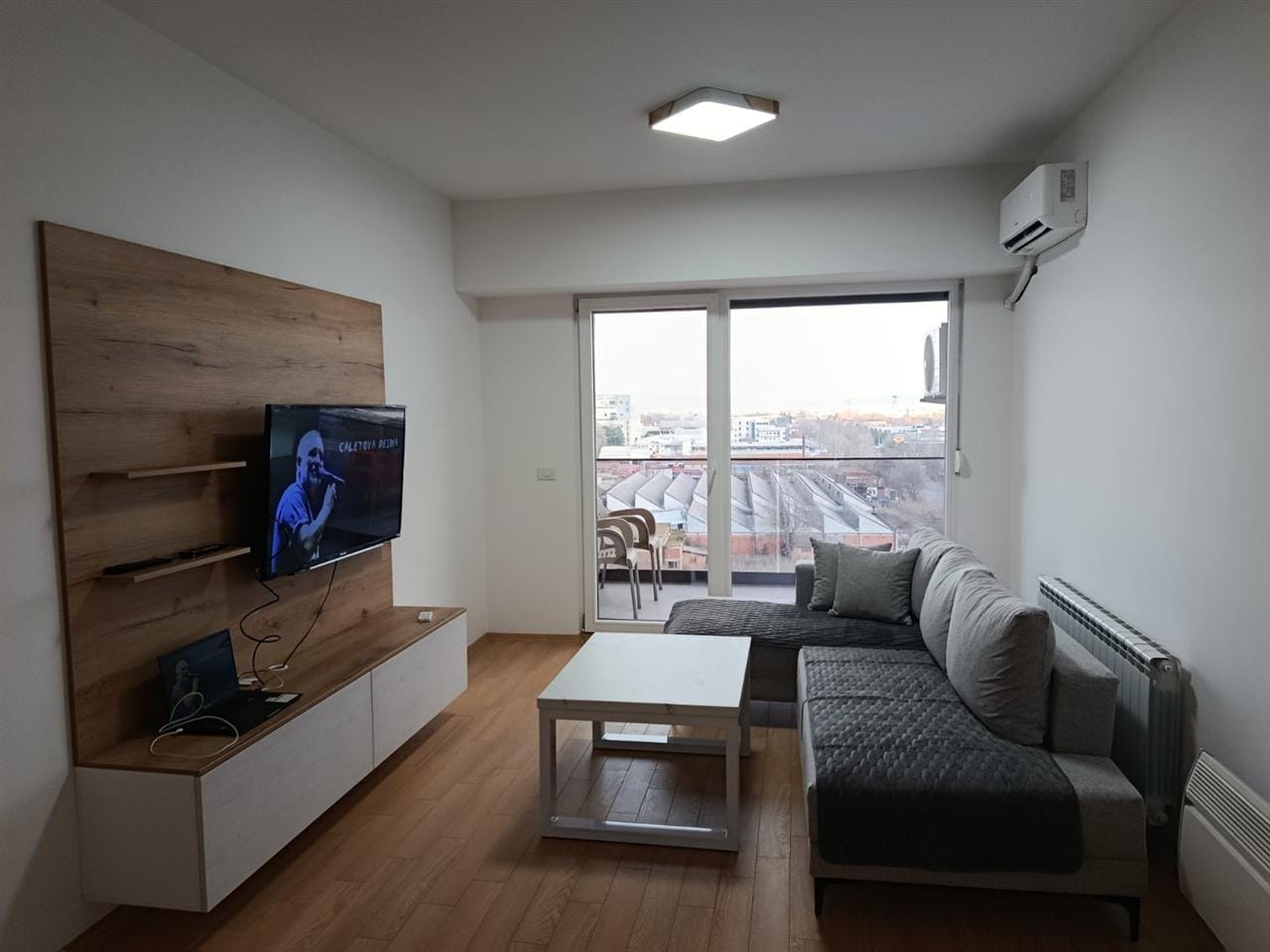 2 соби стан во Автокоманда - невселен, наместен, паркинг