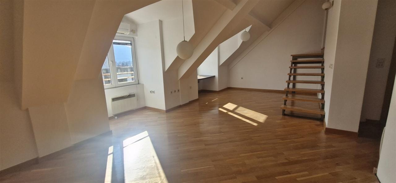 Трособен дуплекс стан во Ѓорче Петров, 97м2