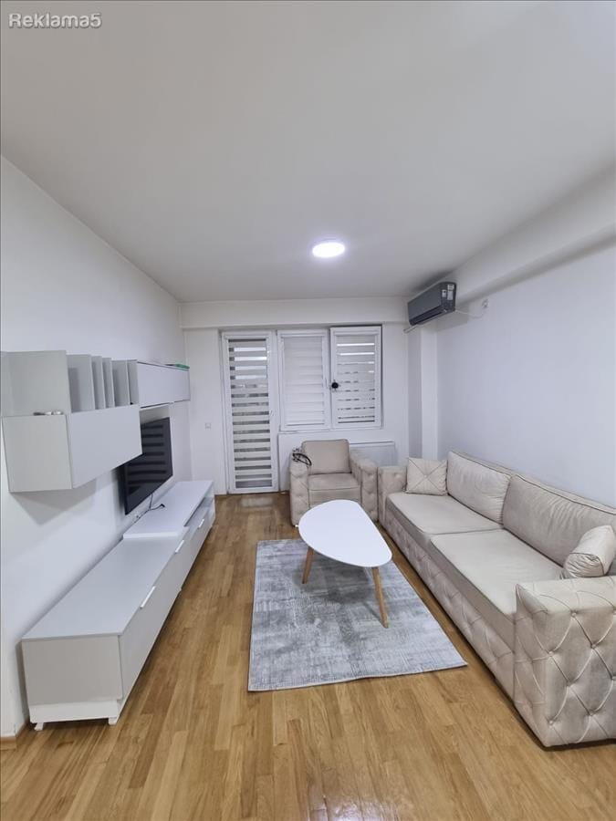 3-соби стан во Капиштец, 94m², комплетно реновиран и наместен