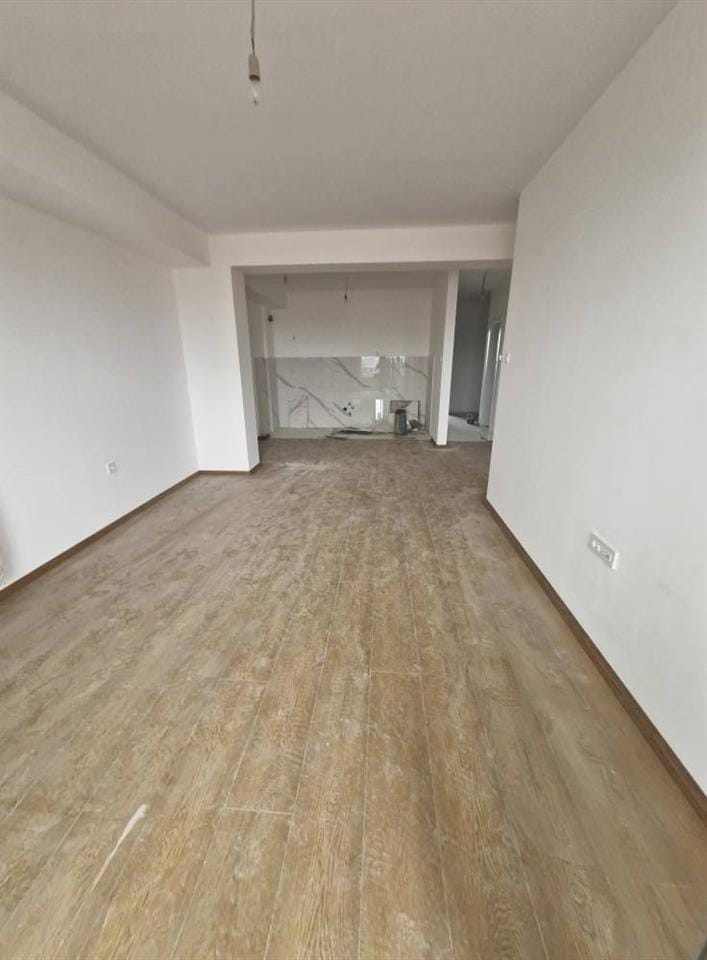 Нов трособен стан 71м2, Центар, 4 кат