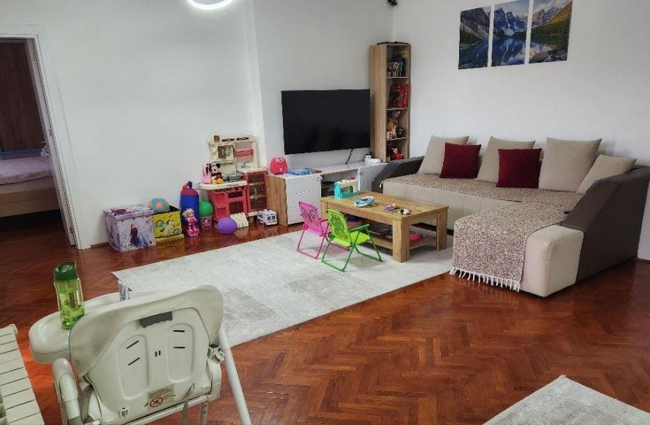 Стан во Аеродром 99м2 со 3 спални, реновиран