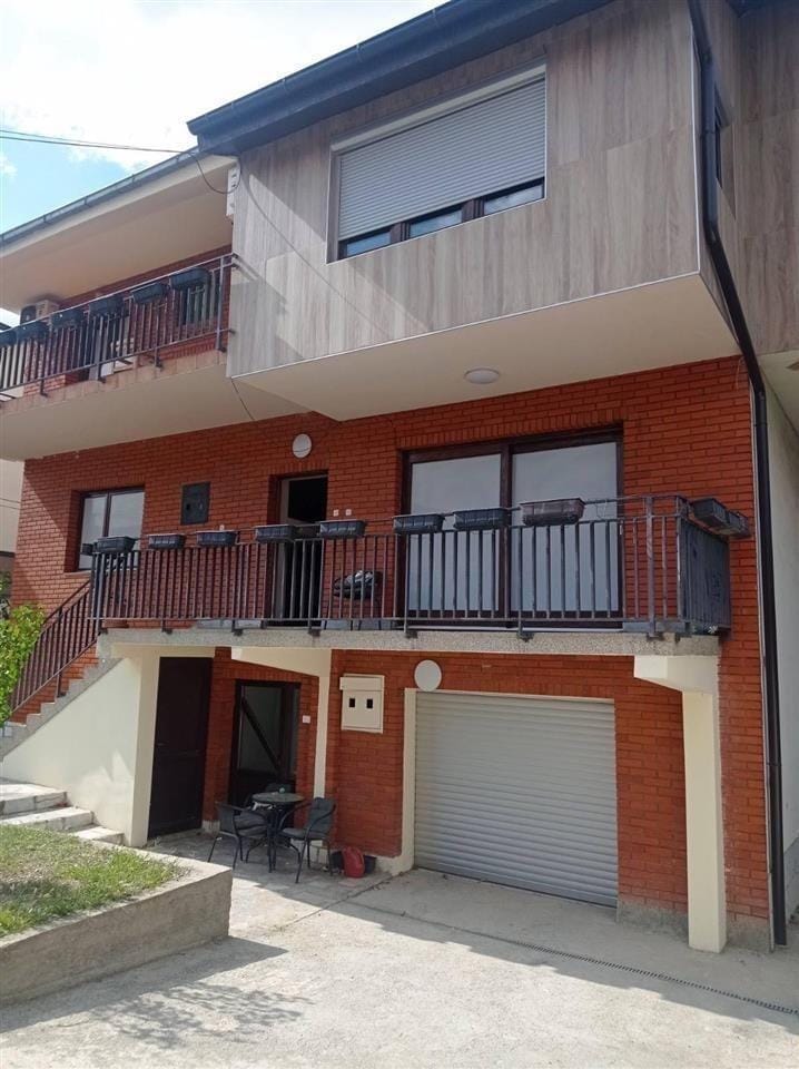 Наместена куќа во Dame Gruev 360m2 со плац 414m2