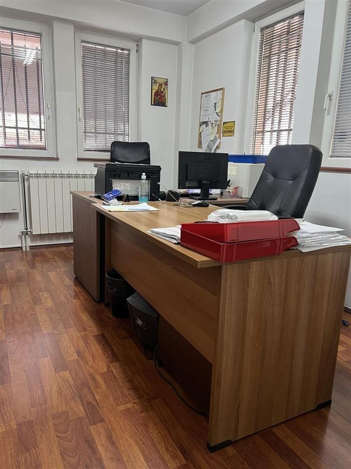 Деловен простор 45м2 за изнајмување, Центар