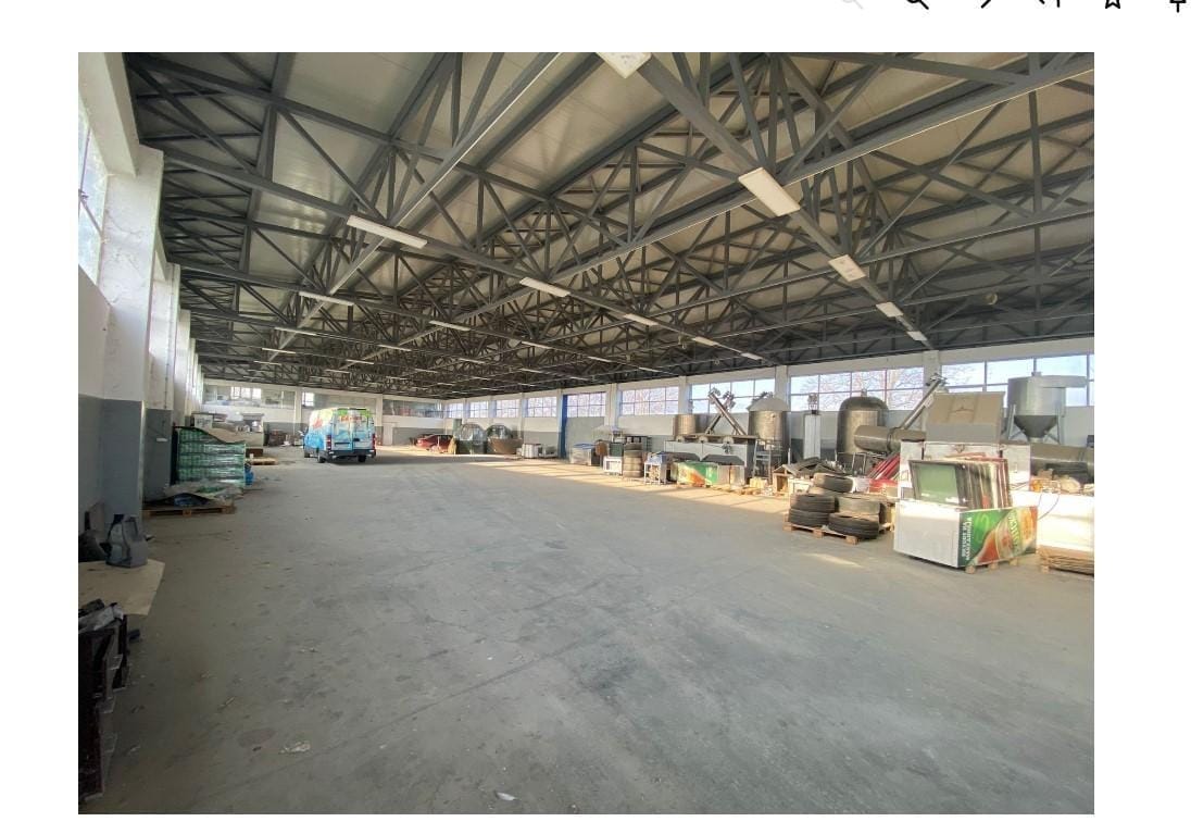 Плац 18,000 м² со Халa во Трубарево, Скопје