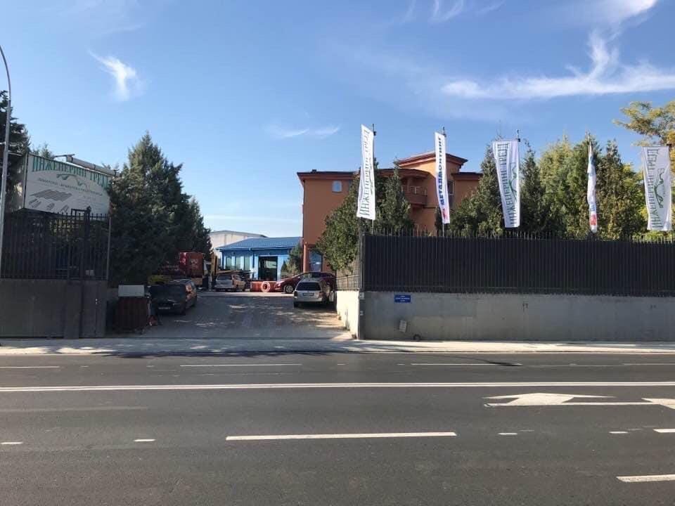 Плац 2000м² на Булевар Борис Трајковски - Магацин