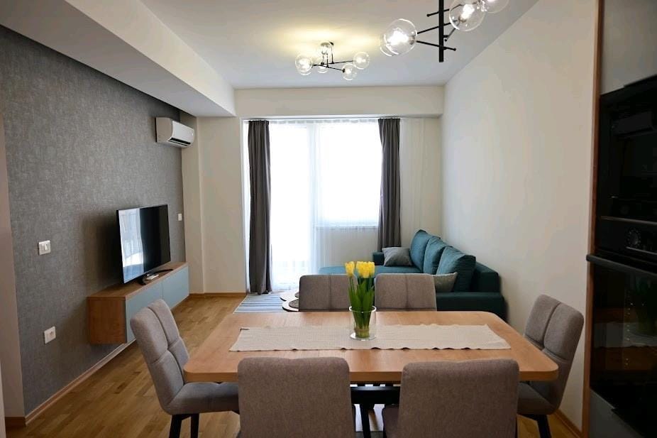 Stan so 2 spalni vo East Gate A1, Центар - 69m², nov