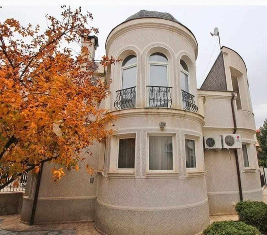 Самостојна куќа Тафталиџе - 300м², 6 соби, деловна намена
