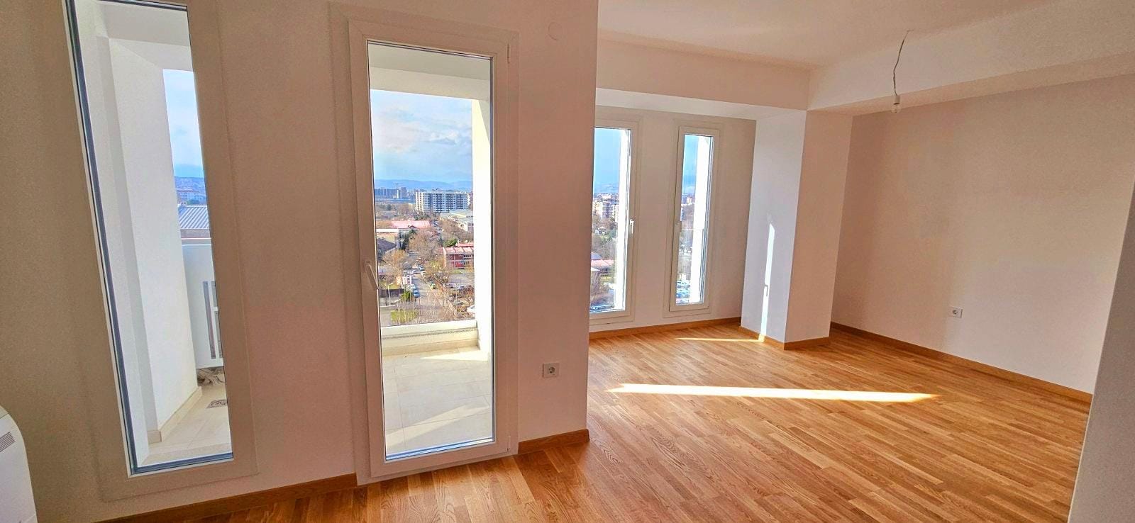 Нов 3-собен стан во Аеродром, 56m², гаража