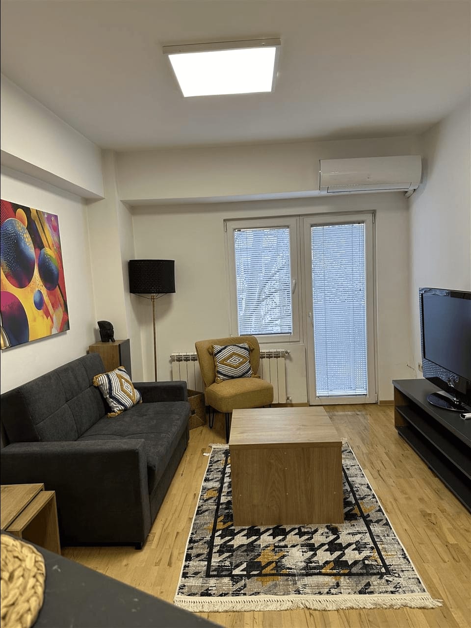2-соби стан во Центар, 35м², опремен, со лифт