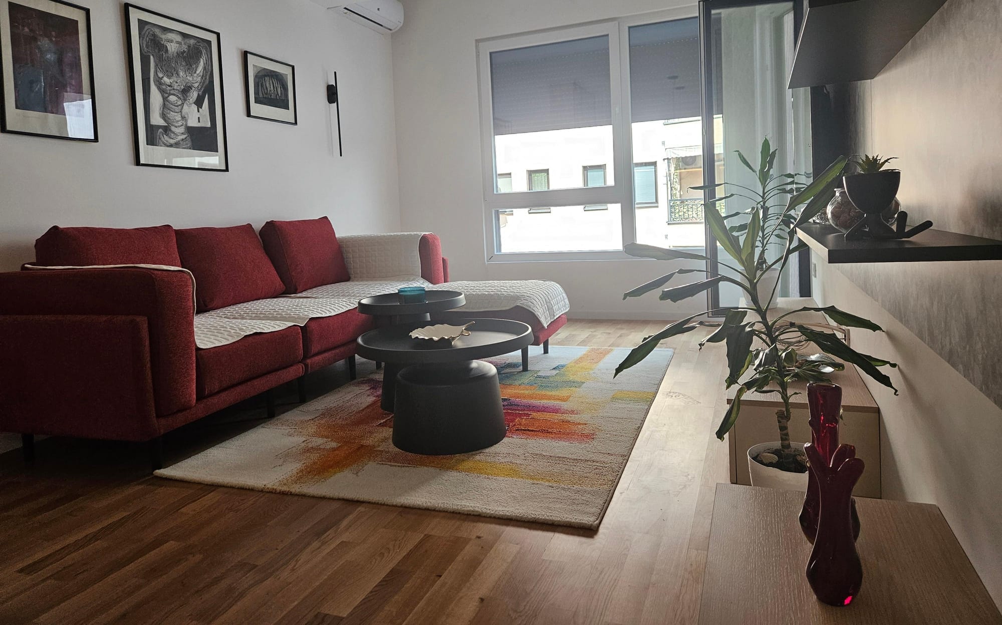 Лукс уреден стан во Центар, 2 соби, 50м² - Се издава