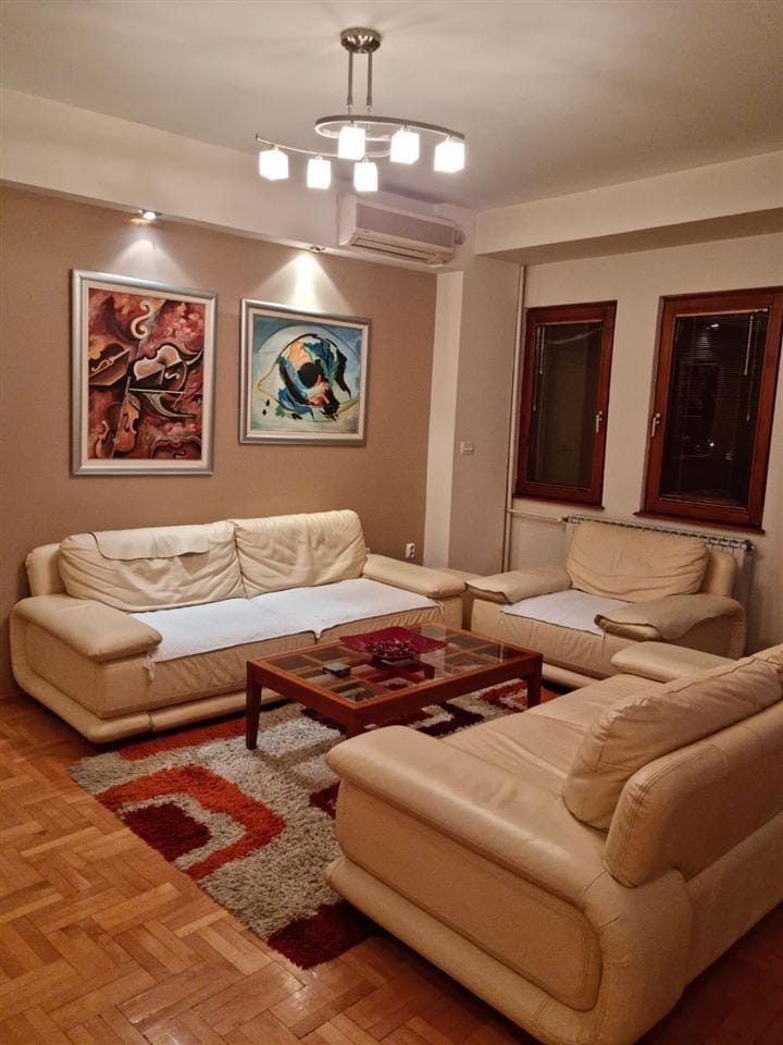3-спални стан за изнајмување во Аеродром, Скопје - 88 м²