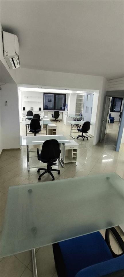 Деловен простор 170м² во Олимпико, Карпош, Скопје