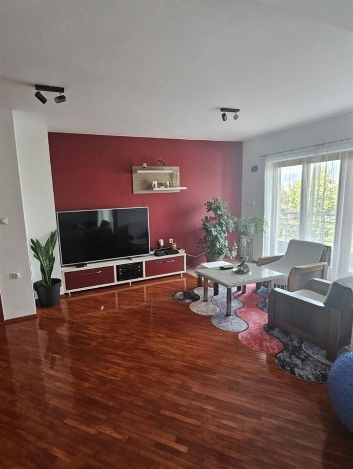 4-собен стан 120м2, Водно над МВР, гаража