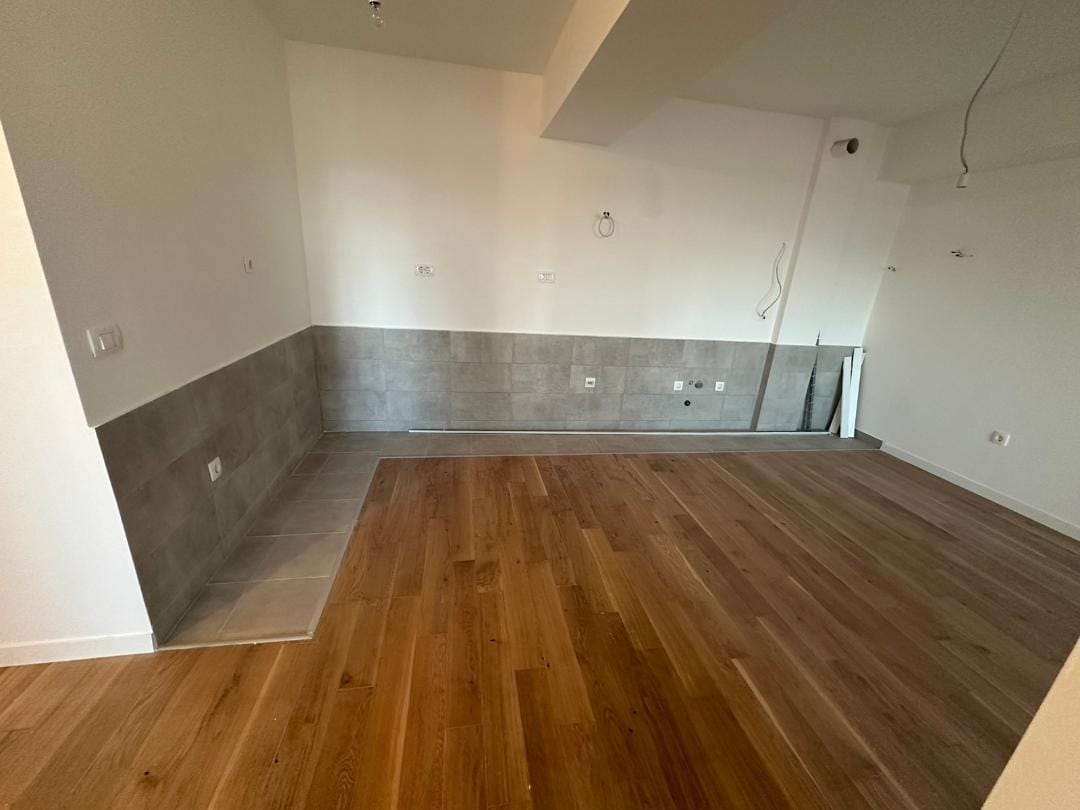 Нов стан во Центар 85м² со 3 соби близу Веро Џамбо