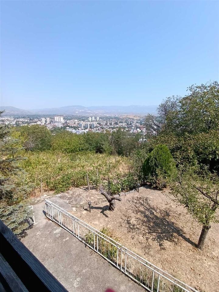 Куќа 4 соби Жданец 129м2 + двор 854м2