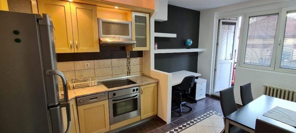 1 спална наместен стан во Центар 56м2 со тераса