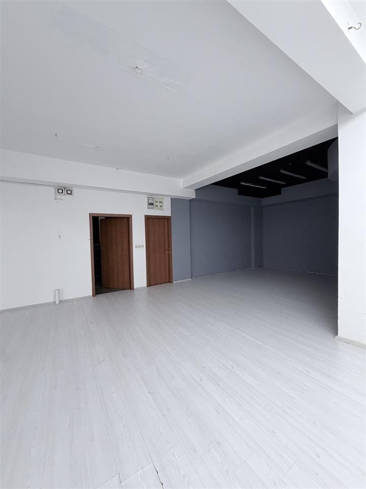 Деловен простор 118м² во Кисела Вода кај Симпо црниче