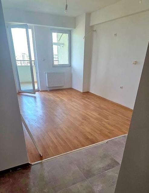 Нова гарсоњера во Космос 33м2 со тераса, Аеродром