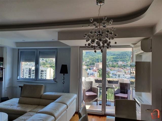 Наместен стан во Капиштец 72м2 со 2 спални, тераса