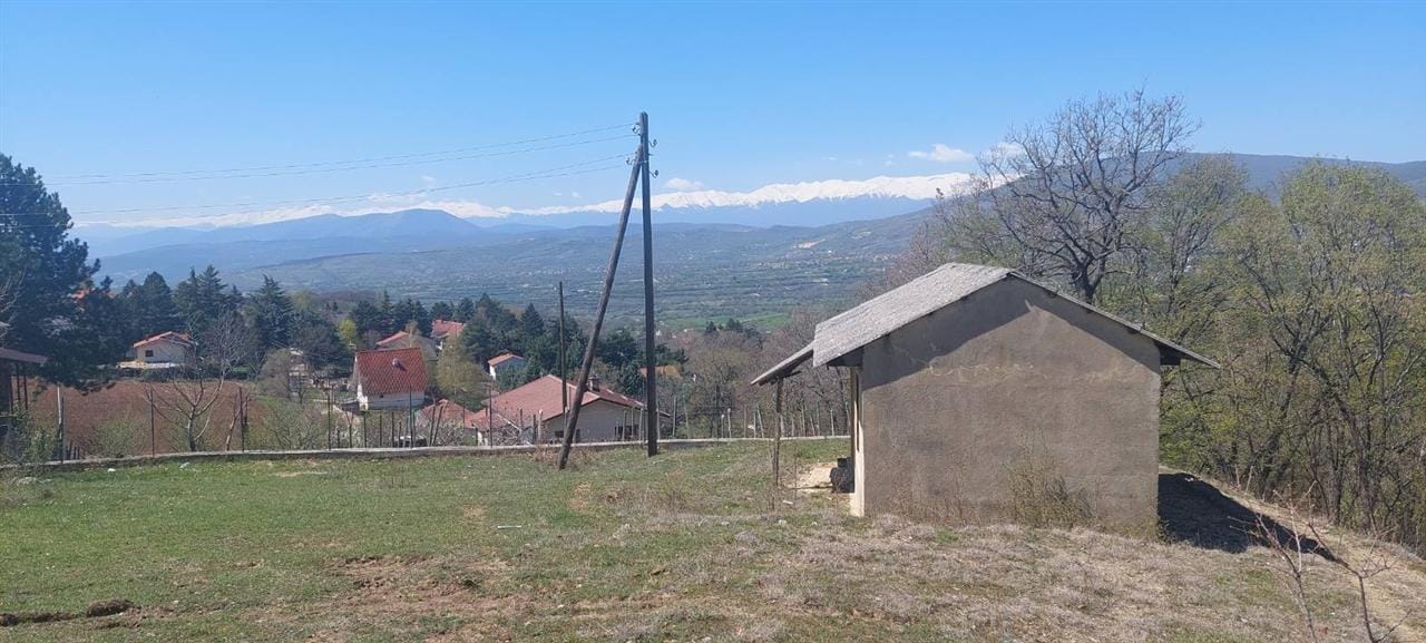 Градежно земјиште во Љуботен, 1200м² - Бутел