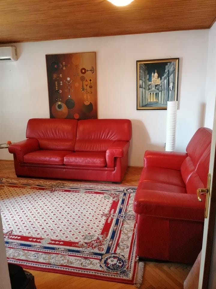 Трособ стан 63м² во Ѓорче Петров - Црвените згради