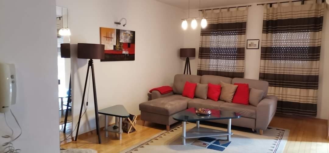 3-собен наместен стан во Центар, Скопје - 74 м²