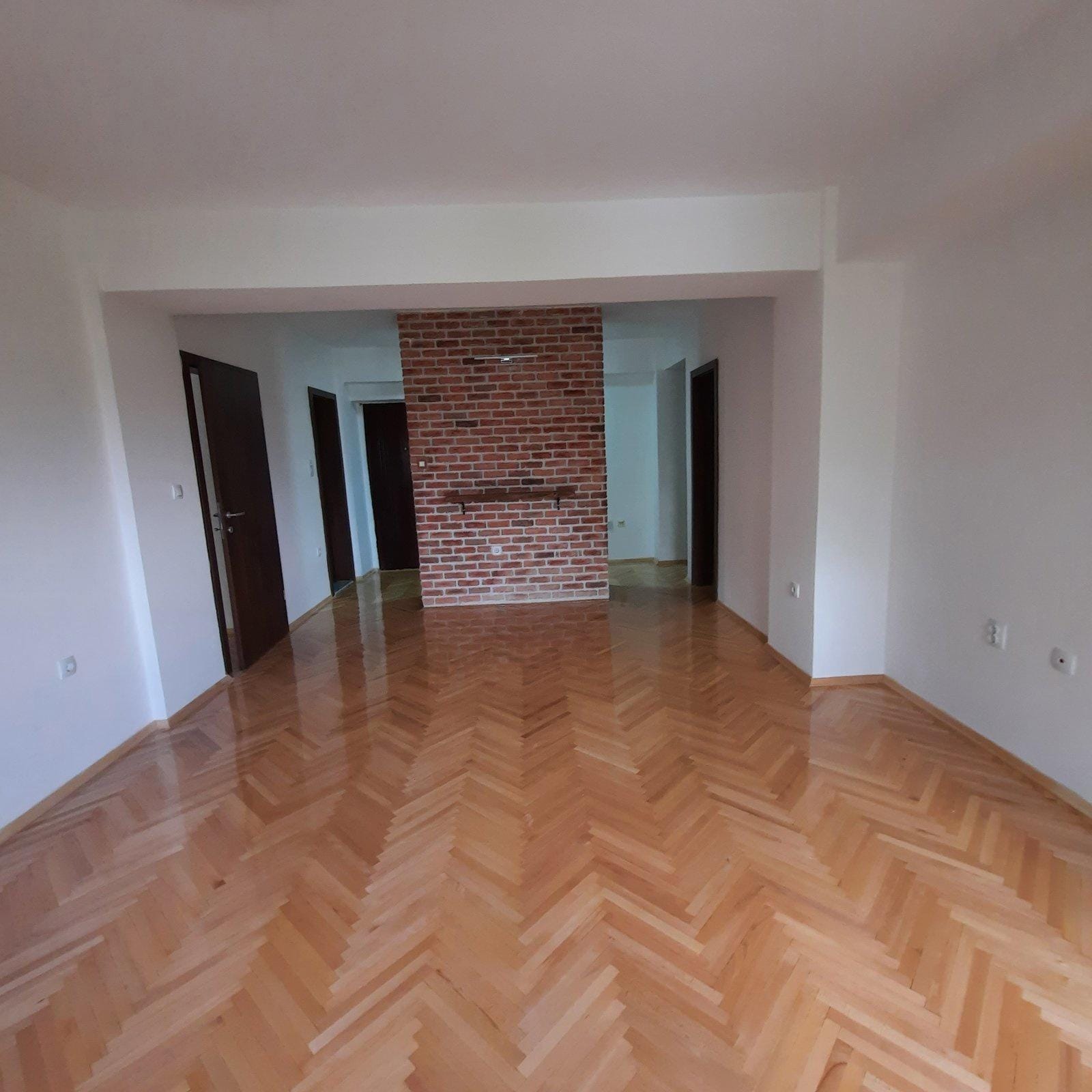 Stan vo Kapistec - 2 spalni, 72m2, renoviran, so terasa