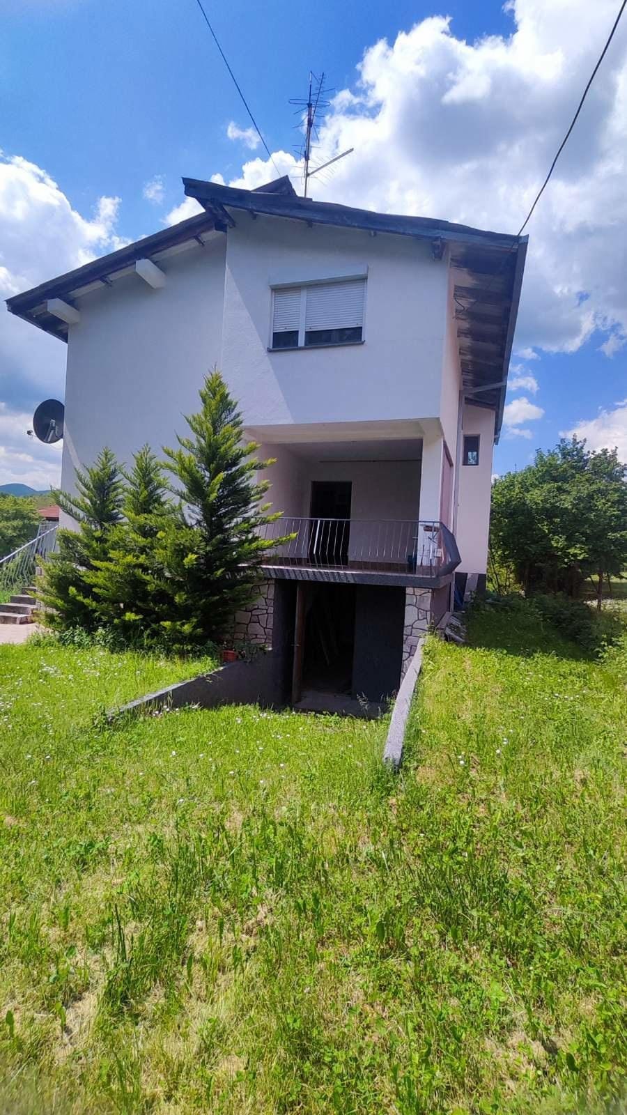 Куќа Markova Reka, 5 соби, 260m², двор 1000m²