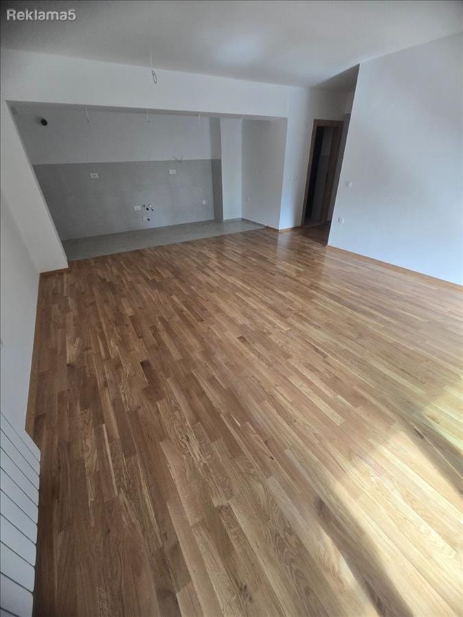 Нов стан во Центар, 4 соби, 107 м², лифт
