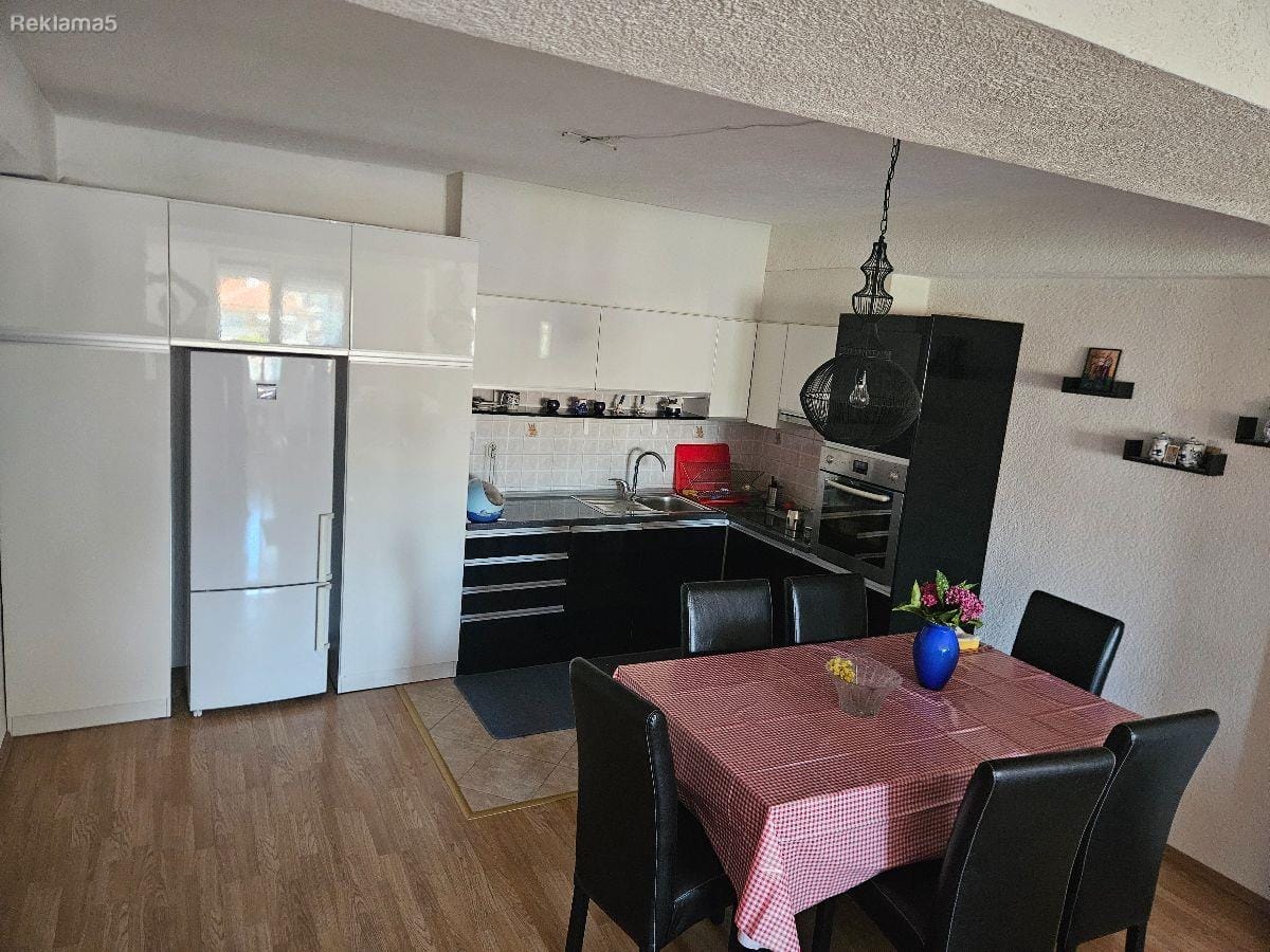 Двособен наместен стан 70м², 3. кат, Охрид - Центар