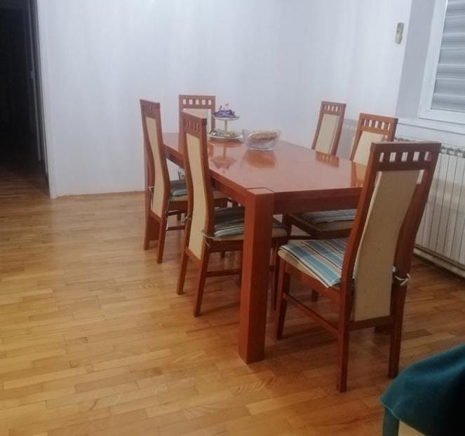 Реновиран стан во Аеродром, 80м², 2 спални, тераса