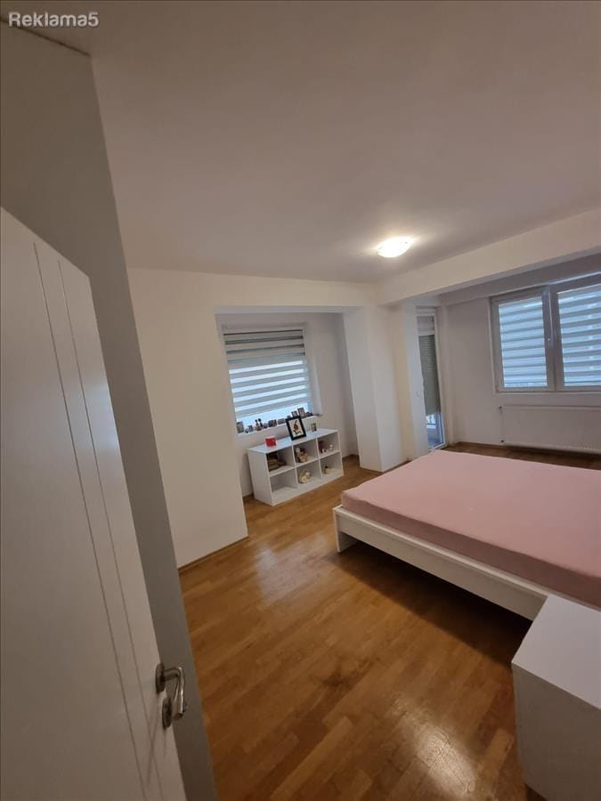 3-соби стан во Капиштец, 94m², комплетно реновиран и наместен