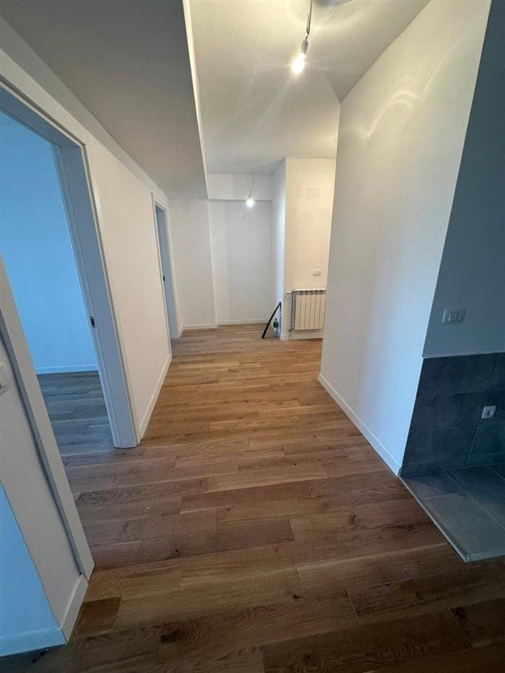 Нов стан во Центар 85м² со 3 соби близу Веро Џамбо