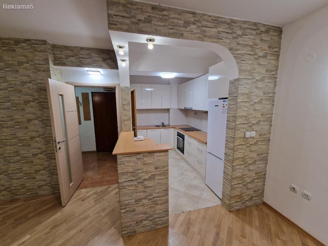 Реновиран 3-собен стан 93м2 на Водно