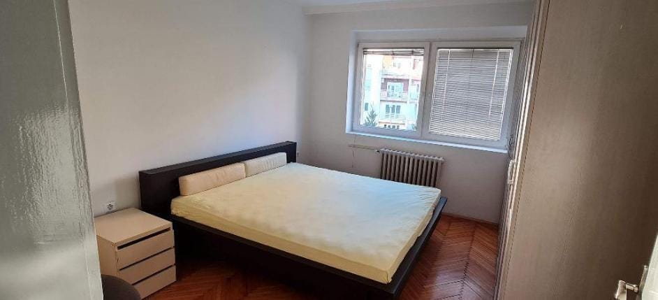 1 спална наместен стан во Центар 56м2 со тераса