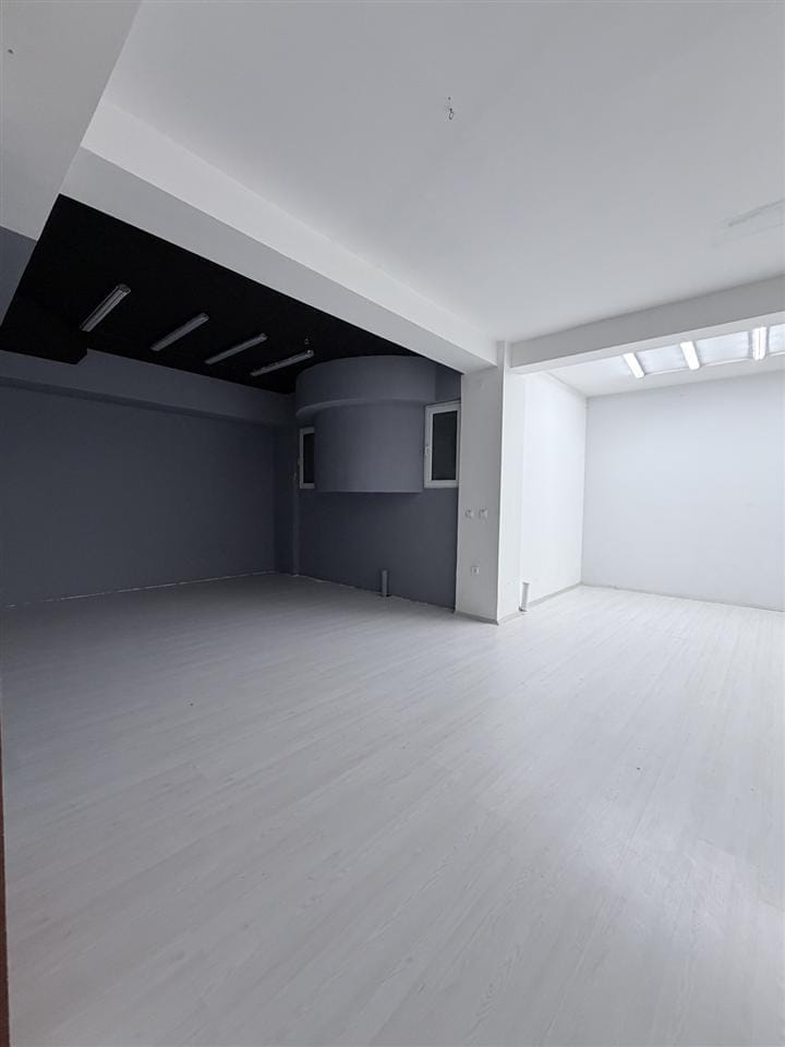 Деловен простор 118м² во Кисела Вода кај Симпо црниче