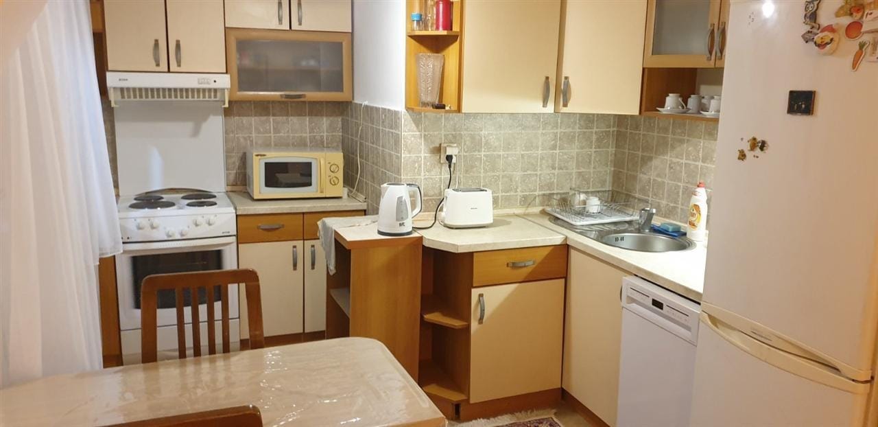 Наместен стан 2 спални Тафталиџе 1, 63м2 реновиран