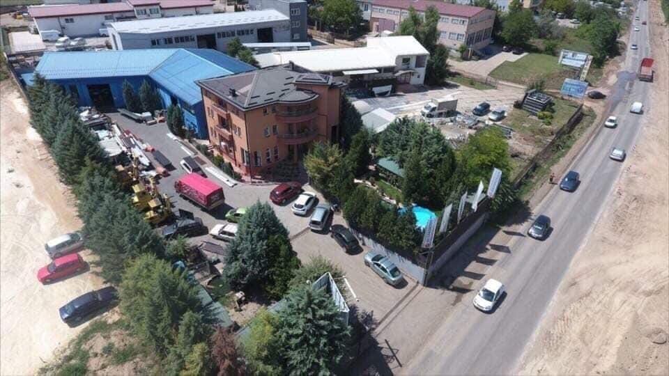 Плац 2000м² на Булевар Борис Трајковски - Магацин