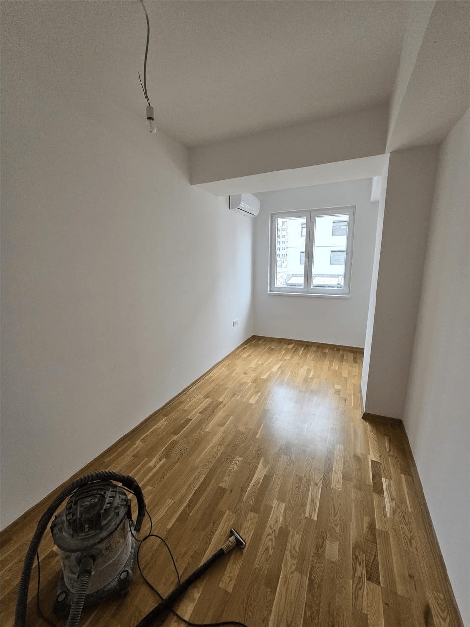 Нов стан за деловна намена во Влае Александрија, Карпош - 3 соби, 65 м²