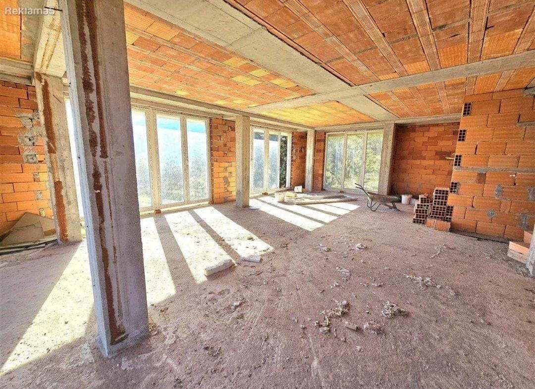 Prekrasna kuća sa 5 soba u Ždancu, Skopje - 140 m²