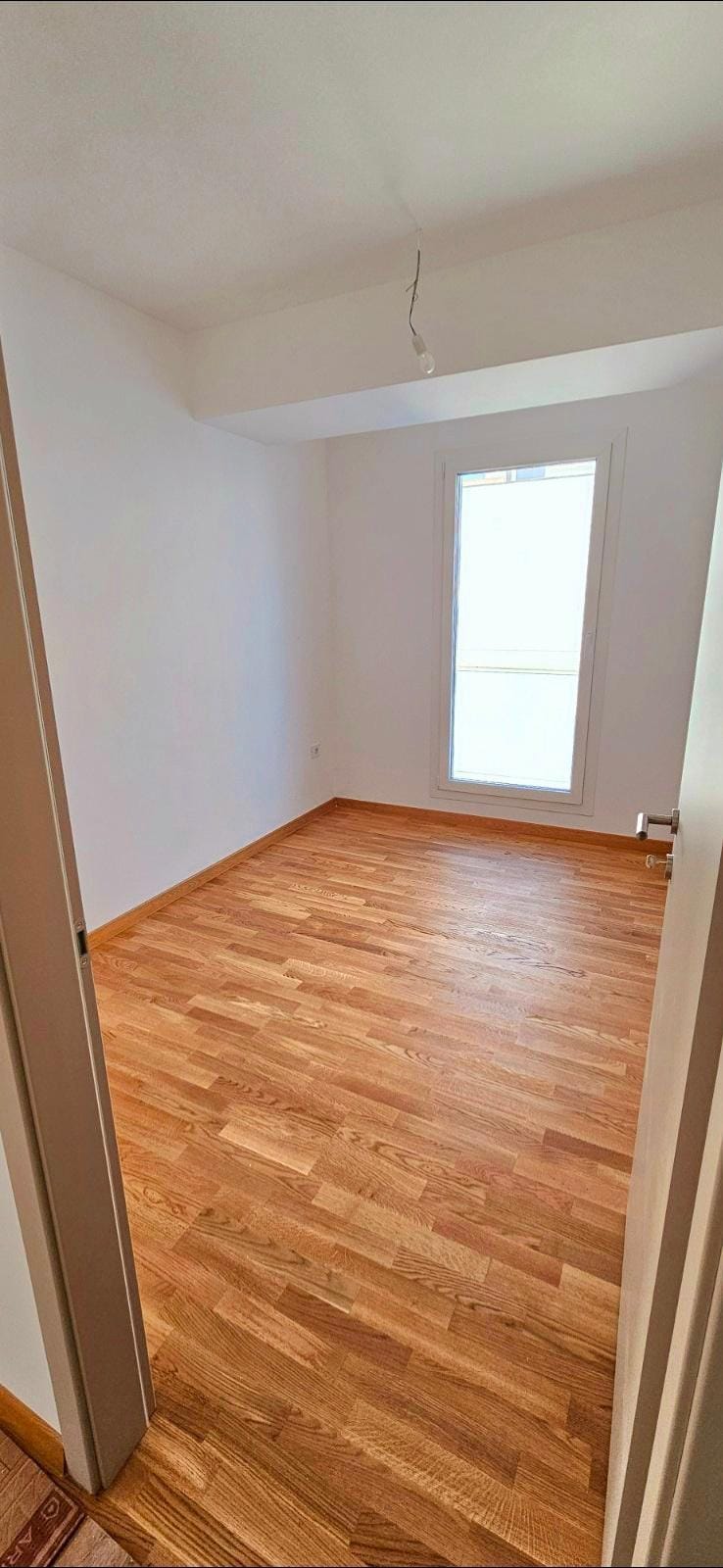 Нов 3-собен стан во Аеродром, 56m², гаража