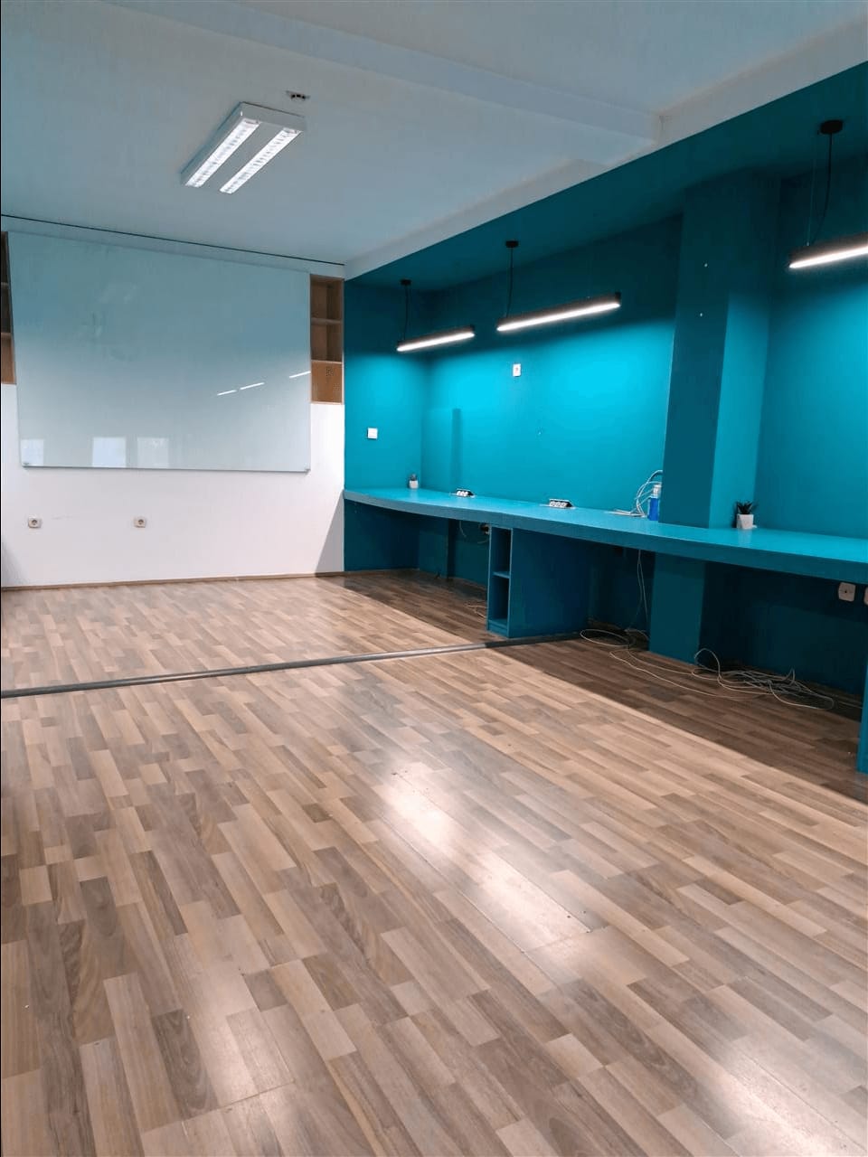 Деловен простор 400м2 - Канцеларија, Карпош, Скопје