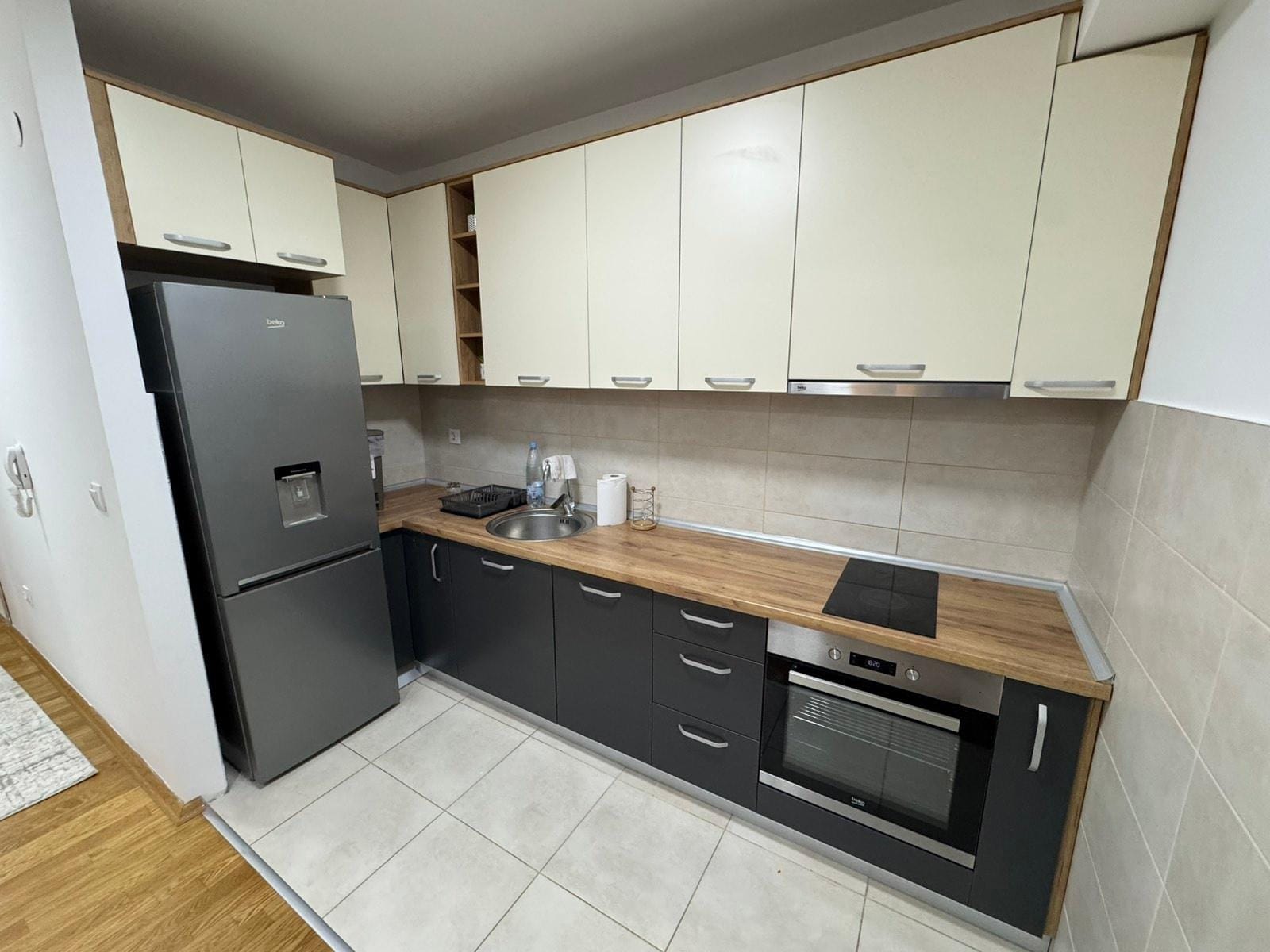 3-собен стан во Центар-Капиштец, 64м², наместен, паркинг