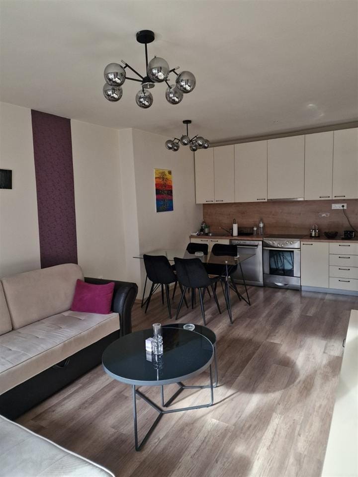 Renoviran stan 118m² u Centru, podelen na 2 jedinice