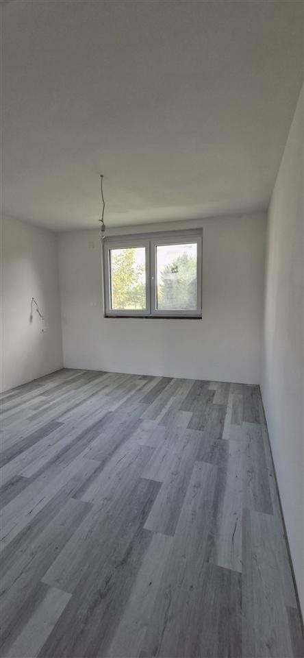 Moderna samostojna kuќa Bardovci, 5 sobi, 180 m², nova