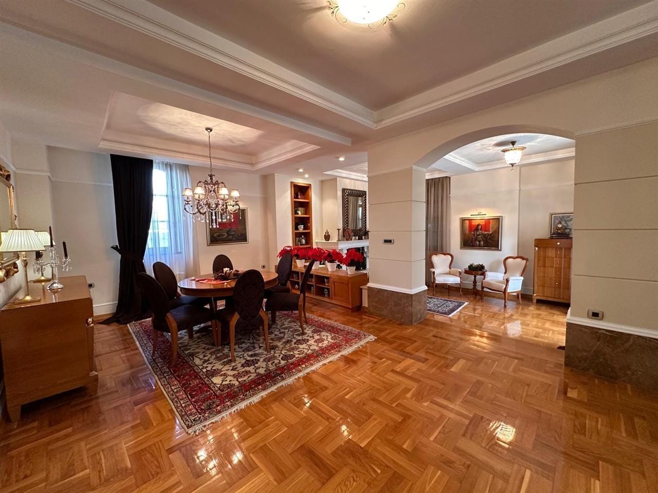 Ekskluzivna samostojna kuća 498 m² Karposh - 9 sobi
