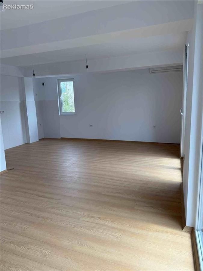 Нов невселуван стан во Хром, 4 соби, 112 м²